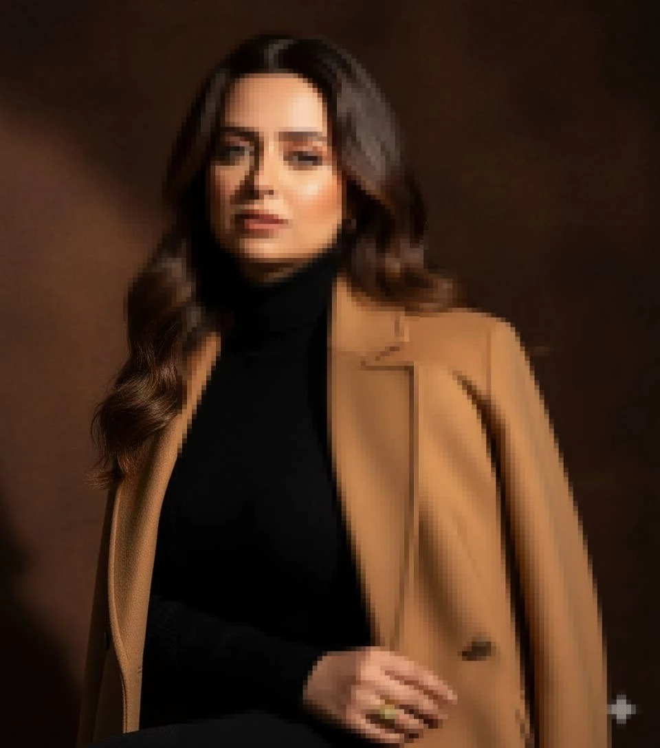 Elegant Woman in Camel Coat and Black Turtleneck with Classic Style